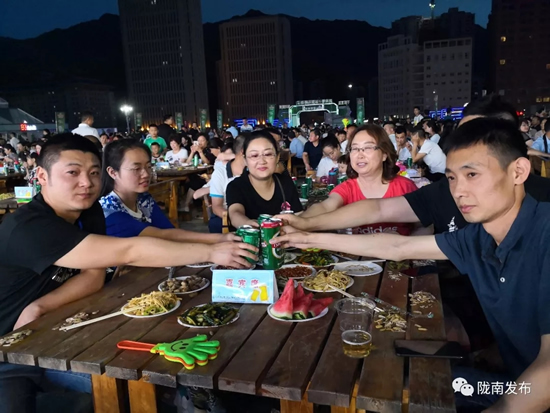 好嗨喲！隴南第一屆青島啤酒節(jié)開幕啦，為期8天